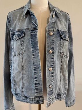 Seven7 Light Wash Blue Denim Jacket